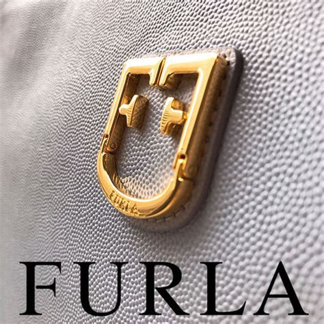 furla ロゴ 新旧